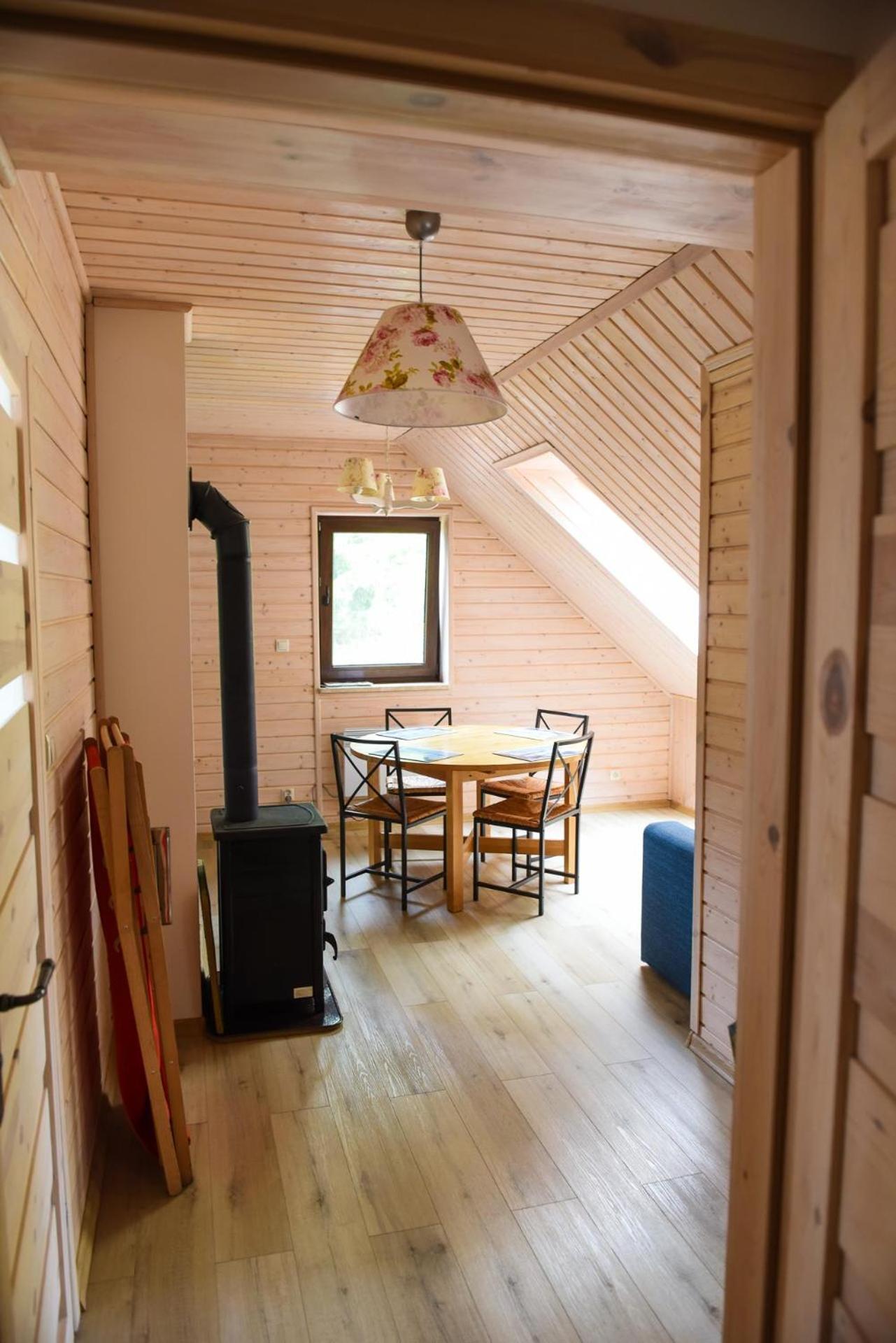 Pod Swierkami Apartment Male Swornegacie